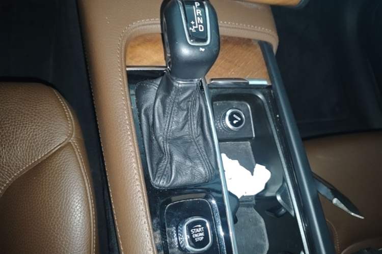 Used Volvo XC90 2019 T6 Zhiyi Edition 7-Seater China V Emission Standard Gear Lever