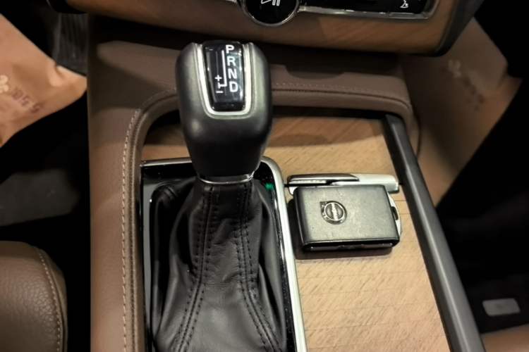 Used Volvo XC90 2019 T6 Zhiyi Edition 7-Seater China VI Standard Gear Lever