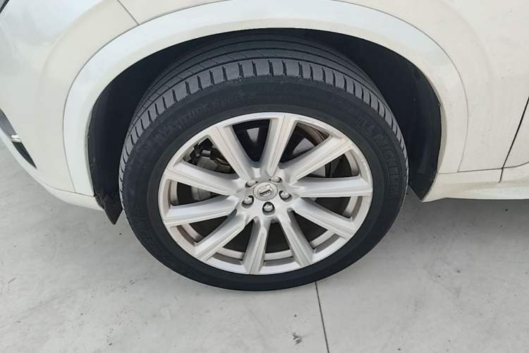 Used Volvo XC90 2019 T5 Zhiyi Edition 5-Seater China V Standard Left Front Wheel Hub