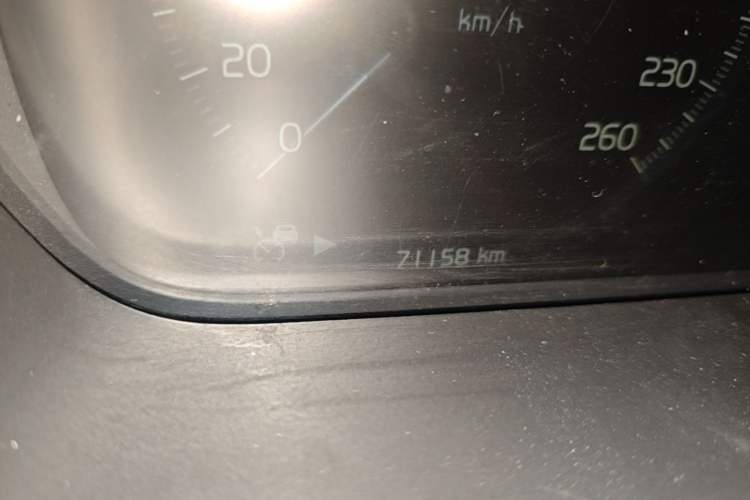 Used Volvo XC90 2019 T6 Zhiyi Edition 7-Seater China V Emission Standard Odometer Close Up