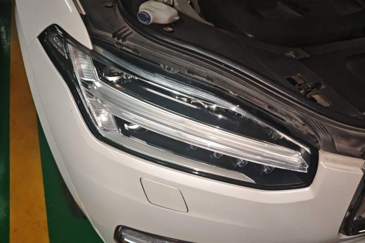 Used Volvo XC90 2019 T6 ZhiZun Edition 7-Seater China V Standard Right Front Headlight