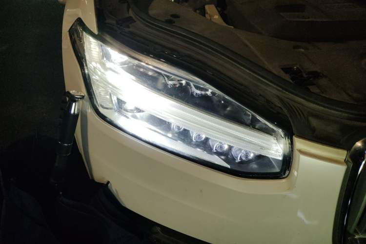 Used Volvo XC90 2019 T6 Zhiyi Edition 7-Seater China V Emission Standard Right Front Headlight