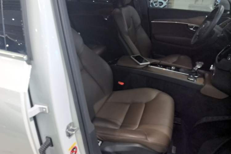 Used Volvo XC90 2019 T6 Zhiyi Edition 7-Seater China VI Standard Right Front Seat