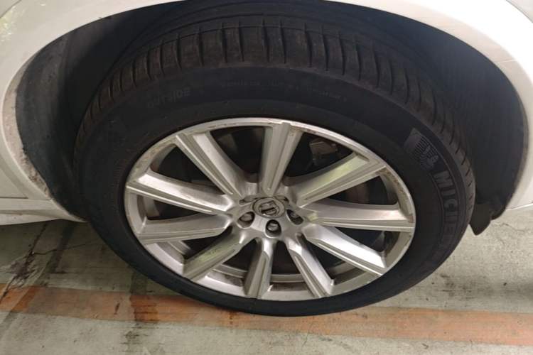 Used Volvo XC90 2019 T6 Zhiyi Edition 7-Seater China V Emission Standard Right Front Wheel Hub