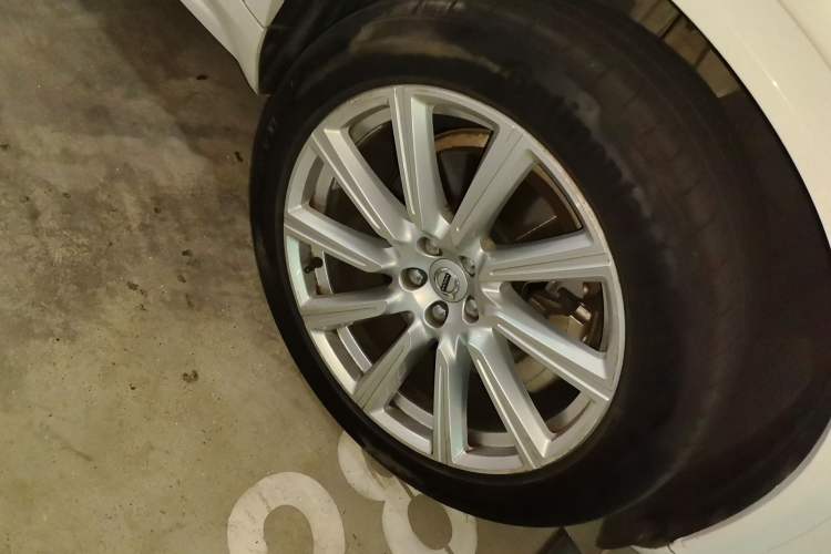 Used Volvo XC90 2019 T6 Zhiyi Edition 7-Seater China V Emission Standard Right Front Wheel Hub