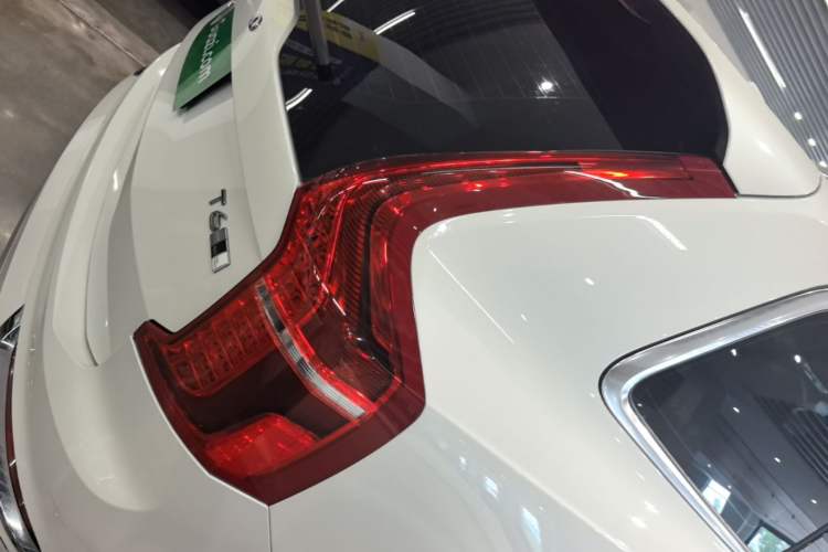 Used Volvo XC90 2019 T6 Zhiyi Edition 7-Seater China VI Standard Right Rear Taillight