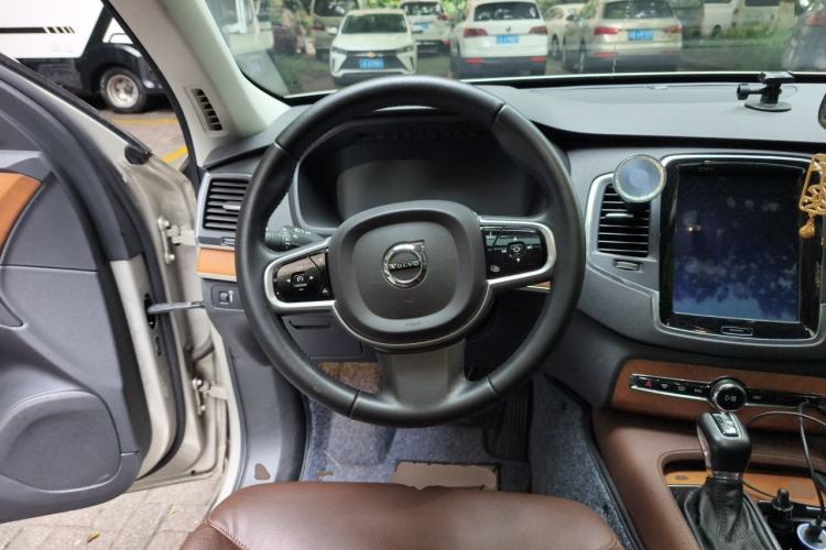 Used Volvo XC90 2019 T5 Zhiyi Edition 5-Seater China V Standard Steering Wheel