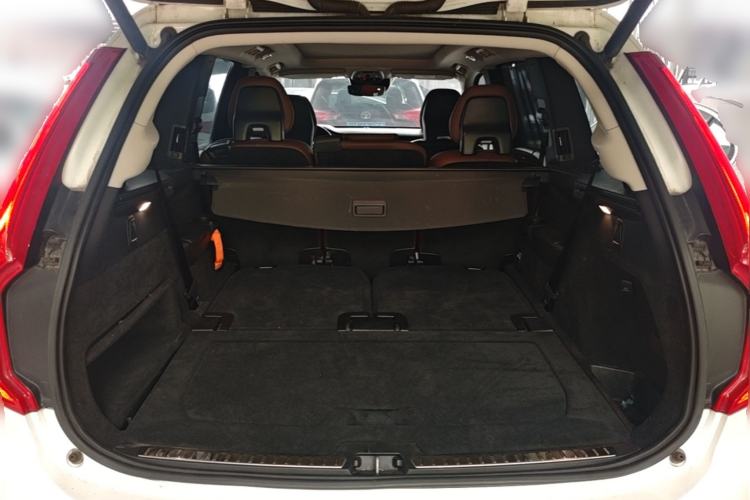 Used Volvo XC90 2019 T6 Zhiyi Edition 7-Seater China V Emission Standard Trunk