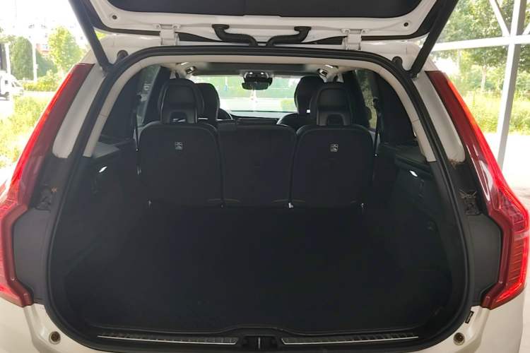 Used Volvo XC90 2019 T5 Zhiyi Edition 5-Seater China V Standard Trunk
