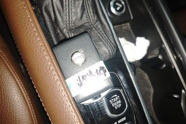 Used Volvo XC90 2019 T6 Zhiyi Edition 7-Seater China V Emission Standard Vehicle Key
