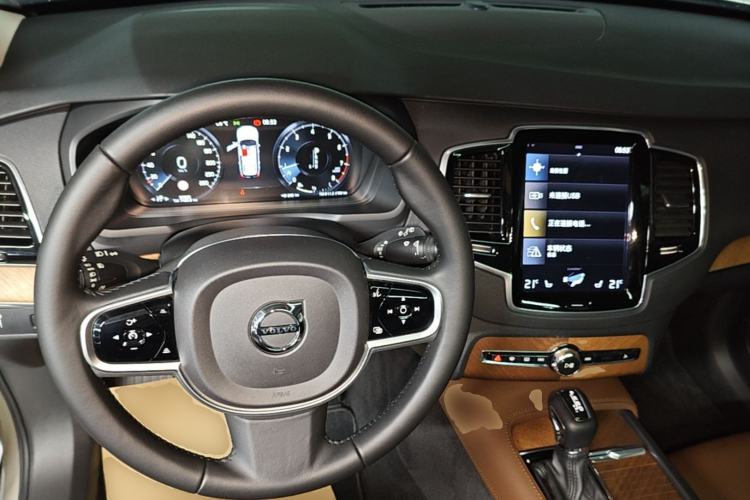 Used Volvo XC90 2019 T6 Zhiyi Edition 7-Seater China VI Standard Center Console