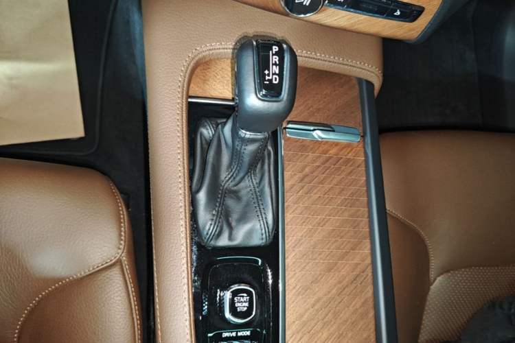 Used Volvo XC90 2019 T6 Zhiyi Edition 7-Seater China VI Standard Gear Lever