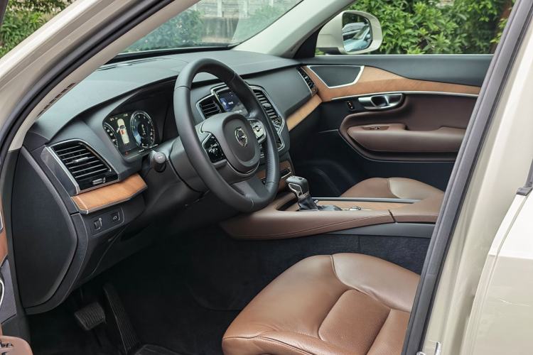 Used Volvo XC90 2019 T6 Zhiyi Edition 7-Seater China VI Standard Interior 2