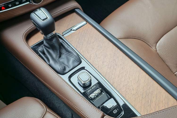 Used Volvo XC90 2019 T6 Zhiyi Edition 7-Seater China VI Standard Interior 4