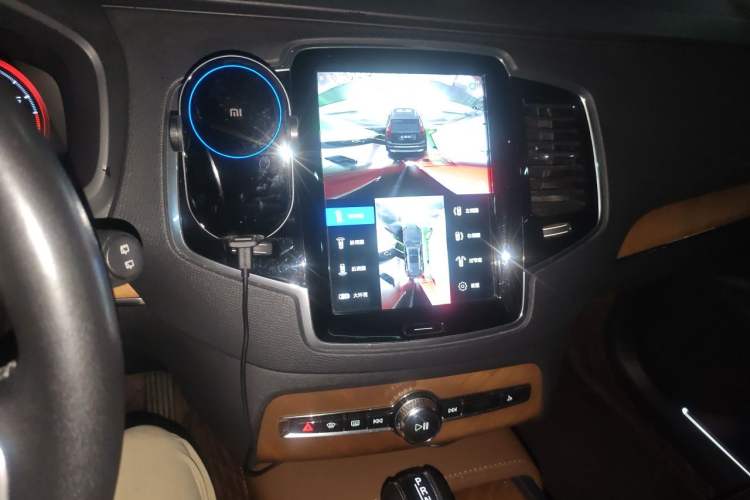 Used Volvo XC90 2020 Facelifted T6 Zhiyi Luxury 7-Seater Audio And AC Panel