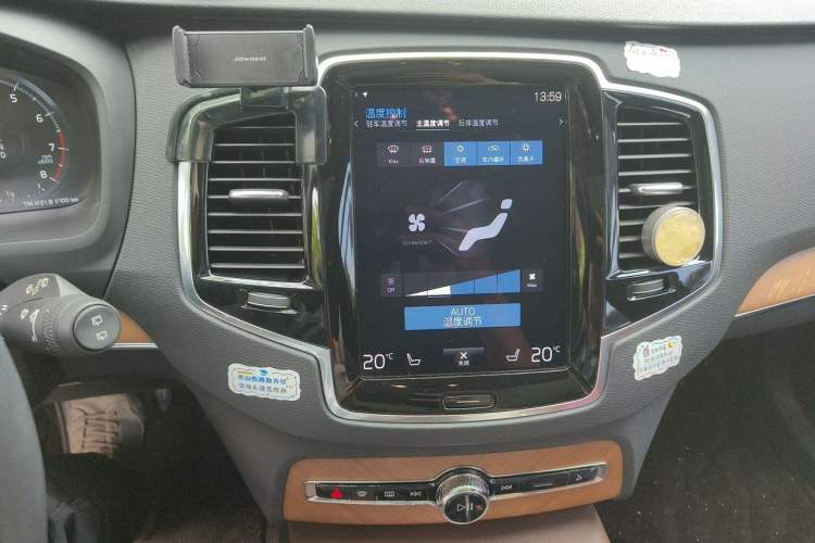 Used Volvo XC90 2020 Facelifted T6 Zhiyi Luxury 7-Seater Audio And AC Panel