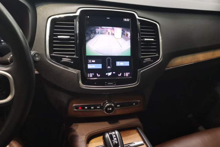 Used Volvo XC90 2020 Facelifted T6 Zhiyi Luxury 7-Seater Audio And AC Panel