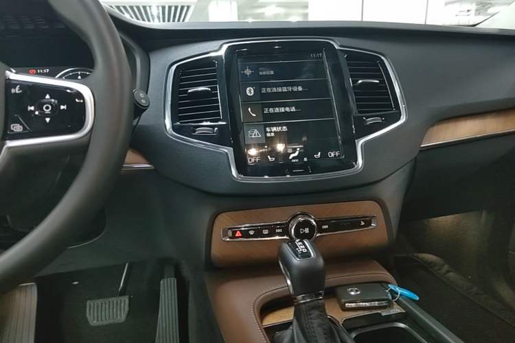 Used Volvo XC90 2020 T6 Zhiyi Luxury 7-Seater Audio And AC Panel