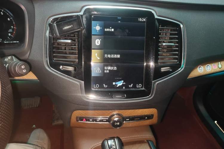 Used Volvo XC90 2020 T6 Zhiyi Luxury 7-Seater Audio And AC Panel