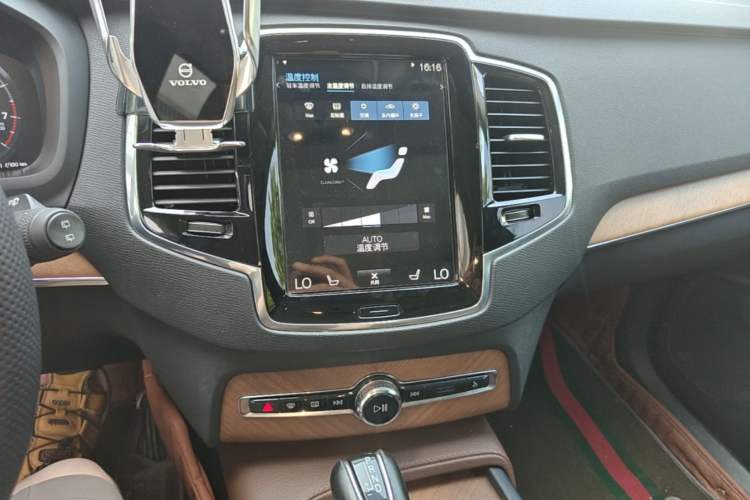 Used Volvo XC90 2020 Facelifted T6 Zhiyi Luxury 7-Seater Audio And AC Panel
