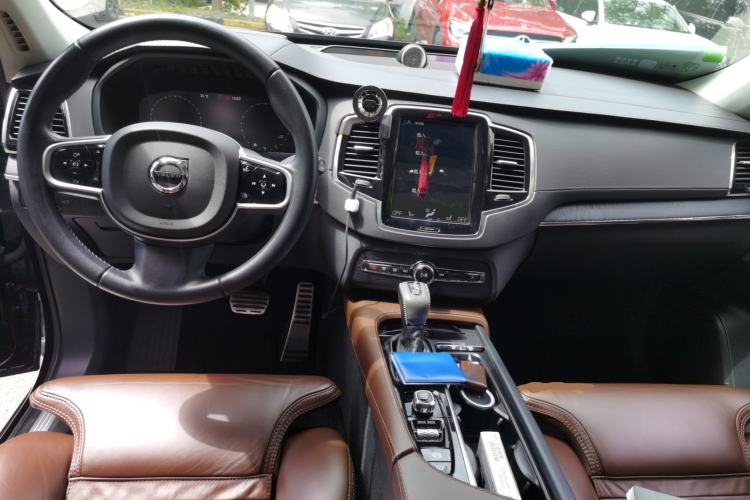 Used Volvo XC90 2020 T6 Zhiya Luxury 7-Seater Center Console