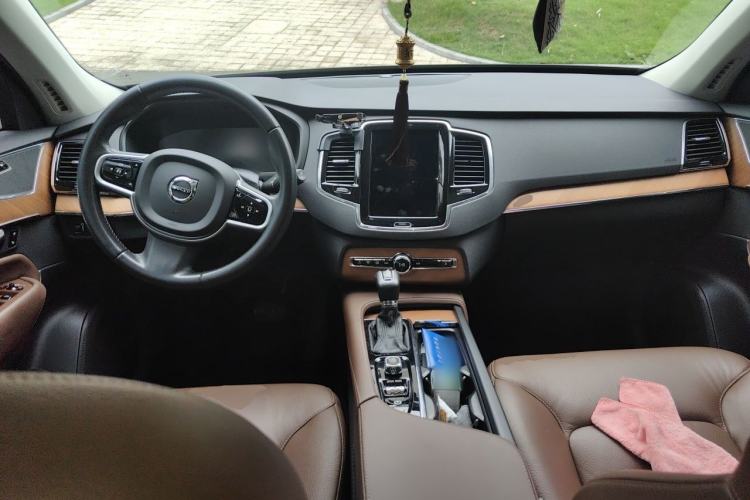 Used Volvo XC90 2020 Facelifted T6 Zhiyi Luxury 7-Seater Center Console