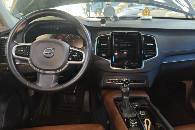 Used Volvo XC90 2020 Facelift T6 Zhiya Sport Edition 7-Seater Center Console