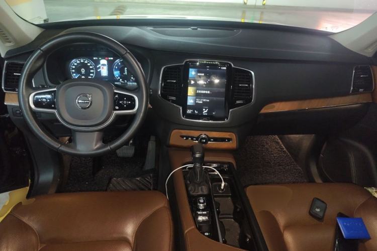 Used Volvo XC90 2020 Facelifted T6 Zhiyi Luxury 7-Seater Center Console