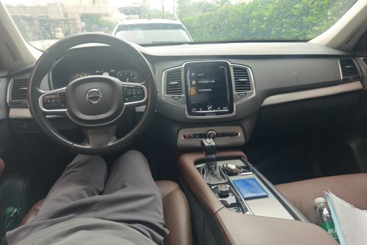 Used Volvo XC90 2020 T5 SmartDrive Luxury 7-Seater Center Console