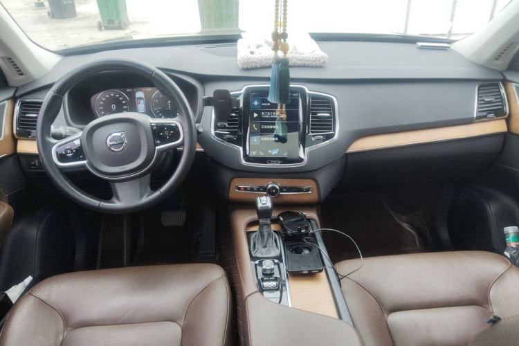 Used Volvo XC90 2020 T6 Zhiyi Sport Edition 7-Seater Center Console