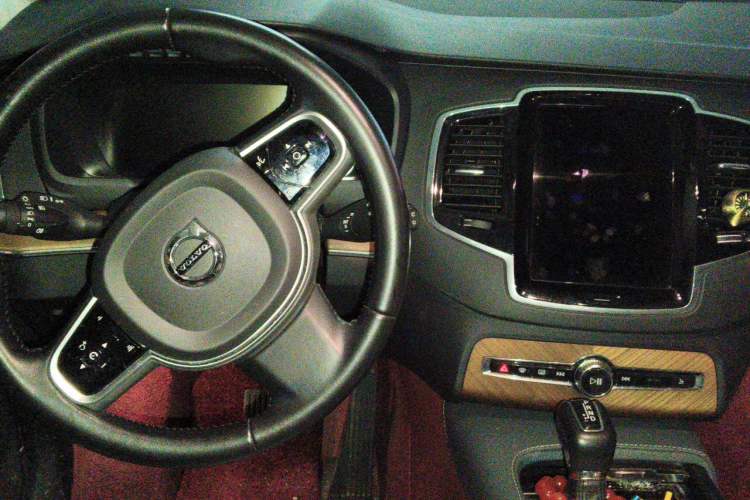 Used Volvo XC90 2020 T6 Zhiyi Luxury 7-Seater Center Console