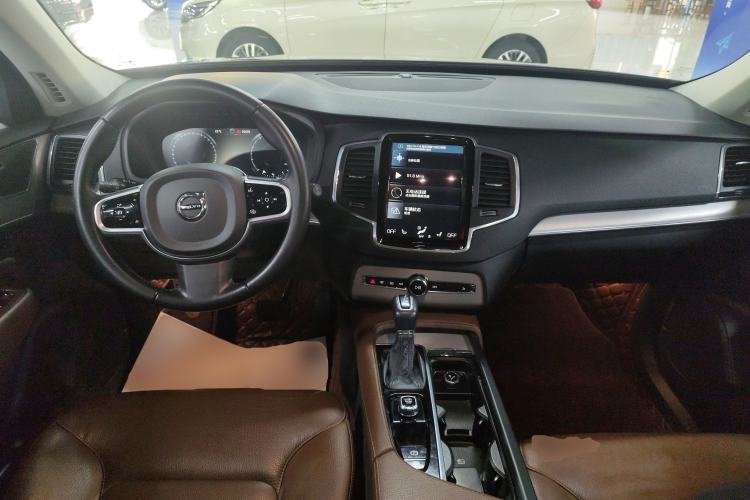 Used Volvo XC90 2020 T5 Smart Drive Luxury Edition 5 Seats Center Console
