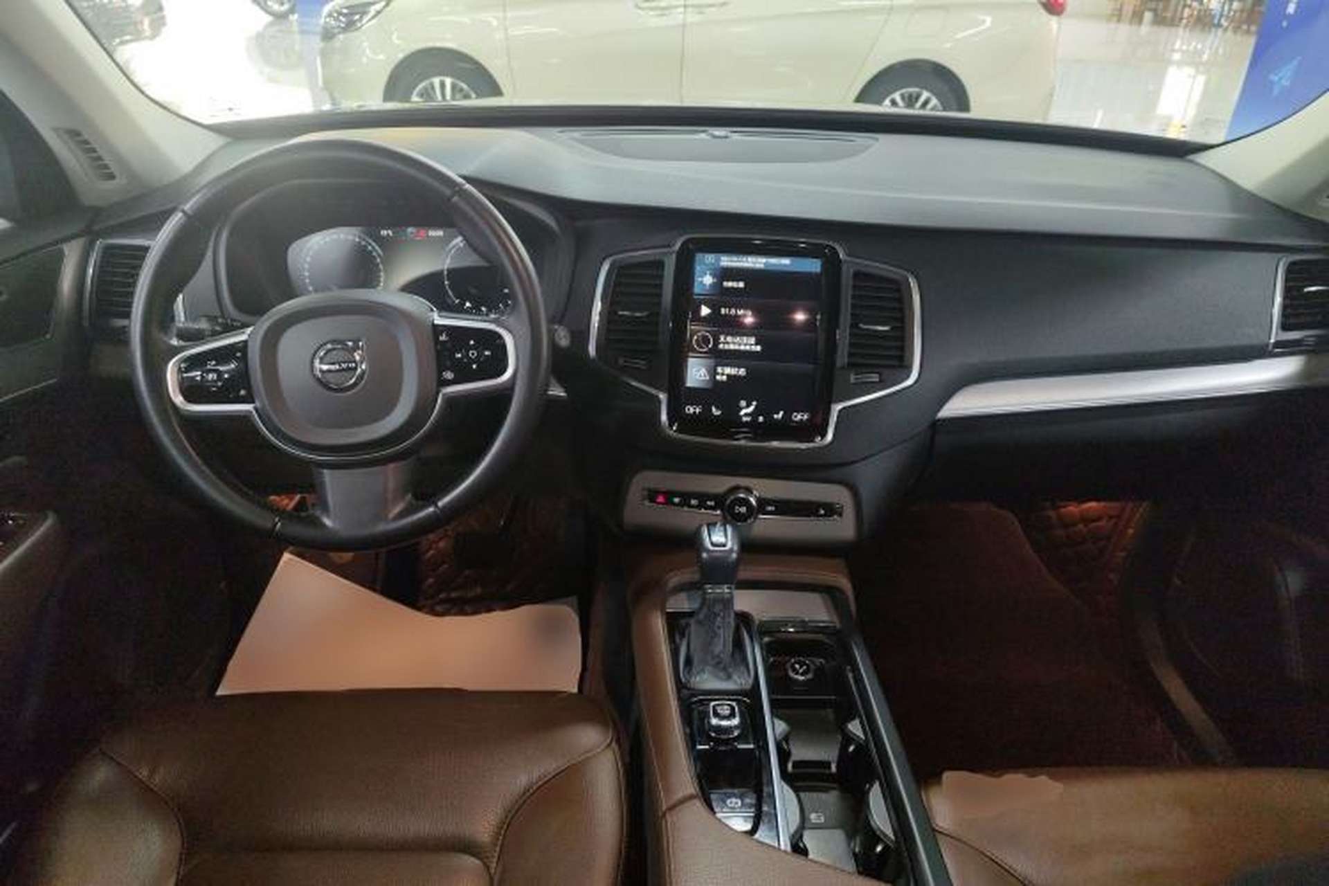 Used Volvo XC90 2020 T5 Smart Drive Luxury Edition 5 Seats Center Console