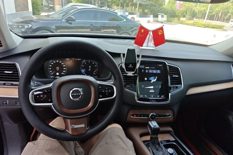 Used Volvo XC90 2020 Facelifted T6 Zhiyi Luxury 7-Seater Center Console