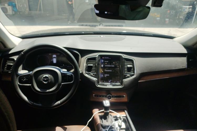 Used Volvo XC90 2020 T6 Zhiyi Luxury 7-Seater Center Console