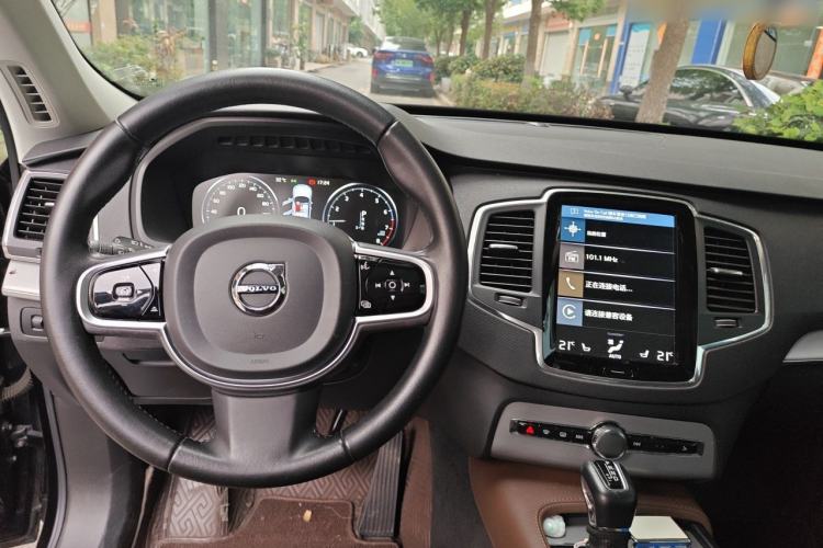 Used Volvo XC90 2020 T5 SmartDrive Luxury 7-Seater Center Console