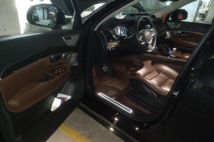 Used Volvo XC90 2020 T6 Zhiya Luxury 7-Seater Driver Seat