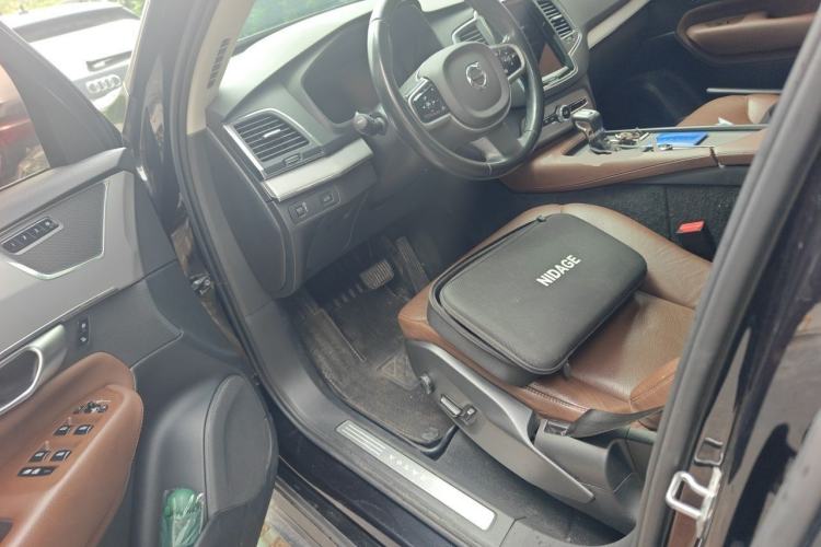 Used Volvo XC90 2020 T5 SmartDrive Luxury 7-Seater Driver Seat