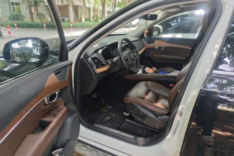 Used Volvo XC90 2020 T6 Zhiyi Luxury 7-Seater Driver Seat