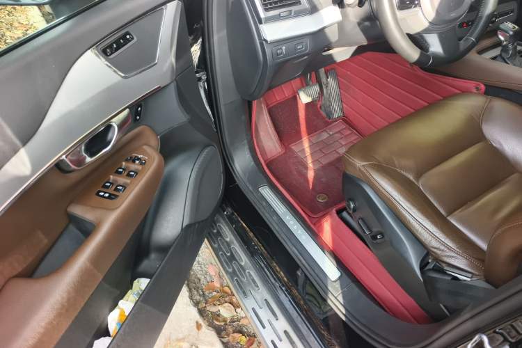 Used Volvo XC90 2020 T5 SmartDrive Luxury 7-Seater Driver Seat