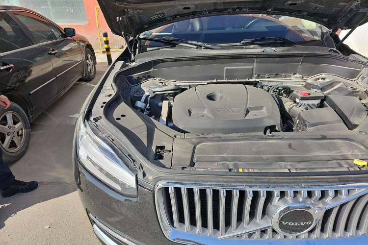 Used Volvo XC90 2020 Facelifted T6 Zhiya Luxury 7-Seater Engine Bay Right