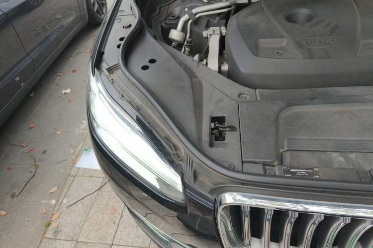 Used Volvo XC90 2020 Facelifted T6 Zhiyi Luxury 7-Seater Engine Bay Right