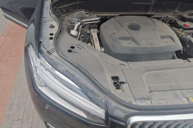 Used Volvo XC90 2020 T6 Zhiyi Luxury 7-Seater Engine Bay Right