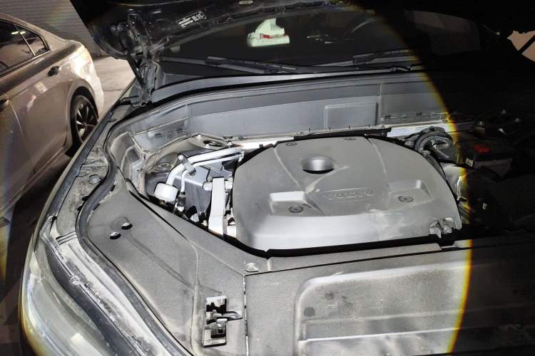Used Volvo XC90 2020 T5 SmartDrive Luxury 7-Seater Engine Bay Right
