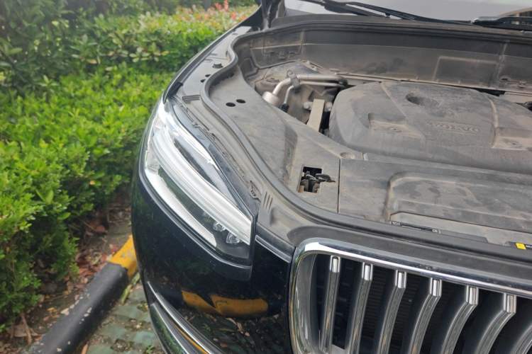 Used Volvo XC90 2020 T5 SmartDrive Luxury 7-Seater Engine Bay Right