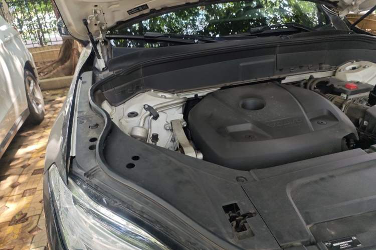 Used Volvo XC90 2020 T6 Zhiyi Luxury 7-Seater Engine Bay Right