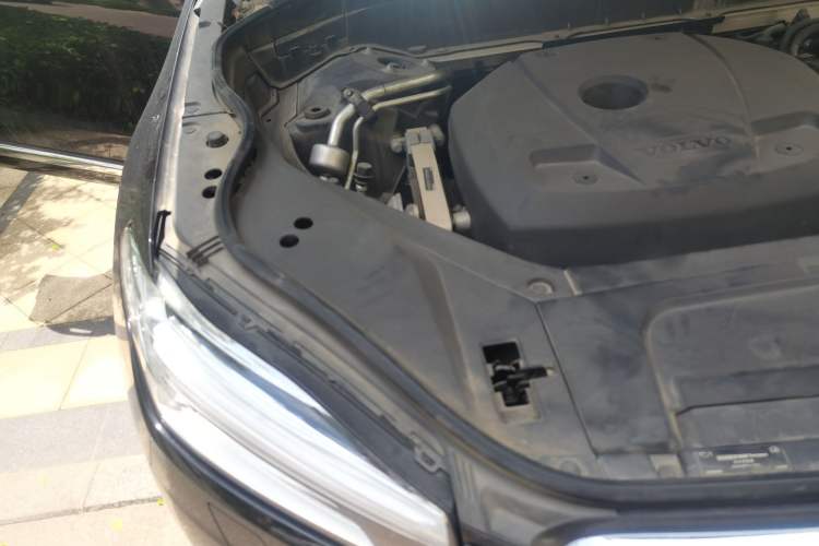 Used Volvo XC90 2020 T6 Zhiyi Luxury 7-Seater Engine Bay Right