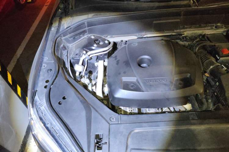 Used Volvo XC90 2020 T6 Zhiyi Luxury 7-Seater Engine Bay Right