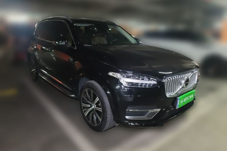 Used Volvo XC90 2020 Facelifted T6 Zhiyi Luxury 7-Seater Front Right 45 Deg