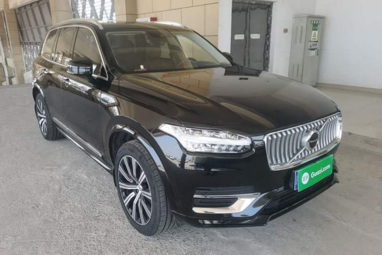 Used Volvo XC90 2020 T5 SmartDrive Luxury 7-Seater Front Right 45 Deg